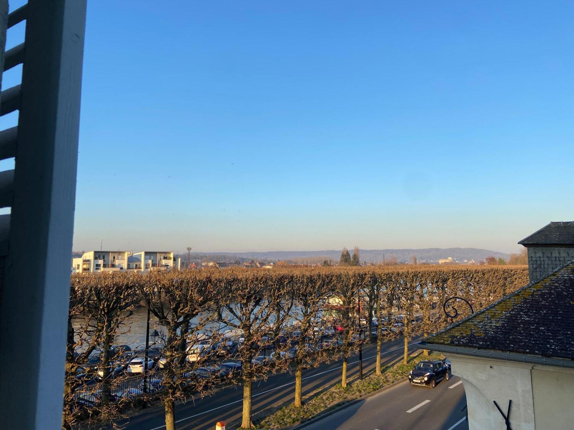 Charmant Appartement Dans Le Centre Ville, A 2 Minutes Du Palais 贡比涅 外观 照片